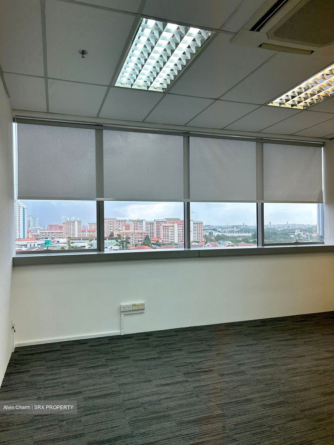 One Pemimpin (D20), Office #441911121